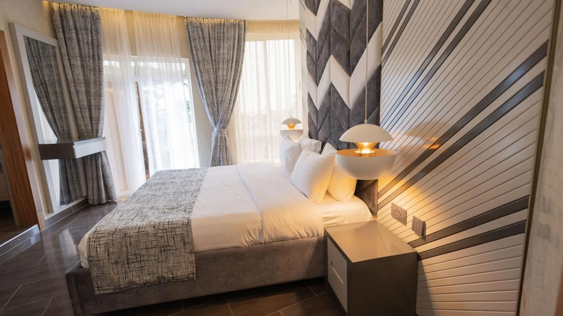 Grik Hotel - Entebbe